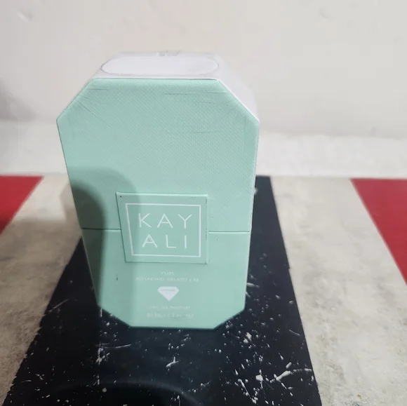 Kayali Yum Pistachio Gelato Perfume - Picture 5 of 8